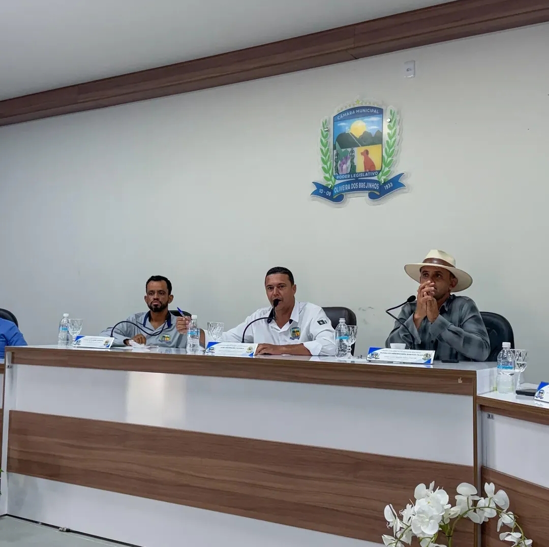 A Câmara Municipal de Oliveira dos Brejinhos realizou, na última sexta-feira (20 de março), mais uma Sessão Ordinária, marcada por um momento especial de participação popular e fortalecimento
